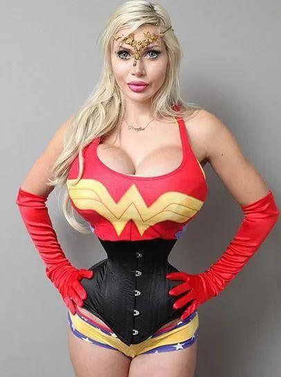 大胸動(dòng)漫女形象繪制指南與技巧